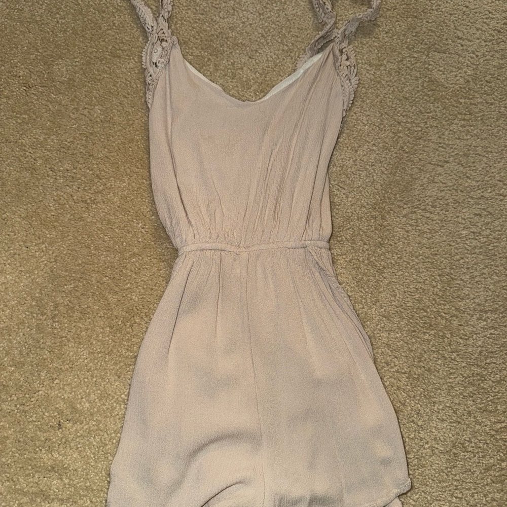 Audrey Cream Lace Accent Apparel